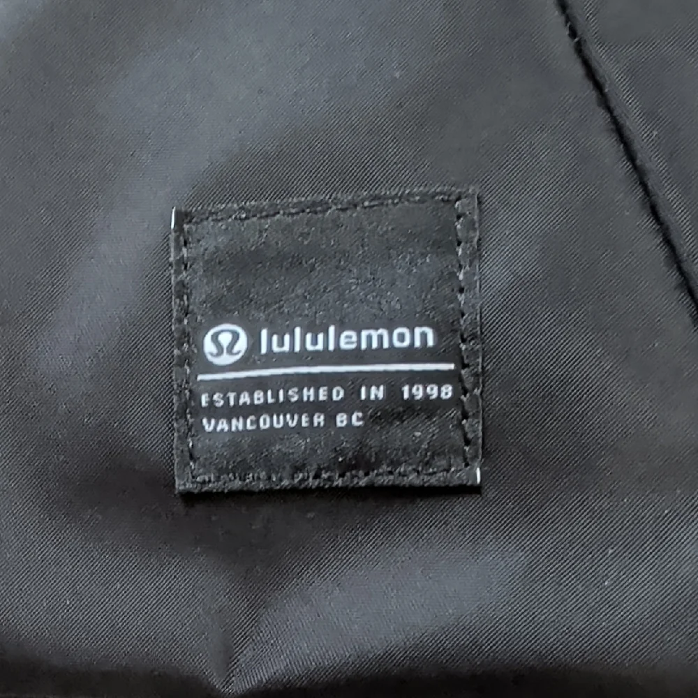 Lululemon All Day Essentials Tote Black NWT - Picture 6 of 13